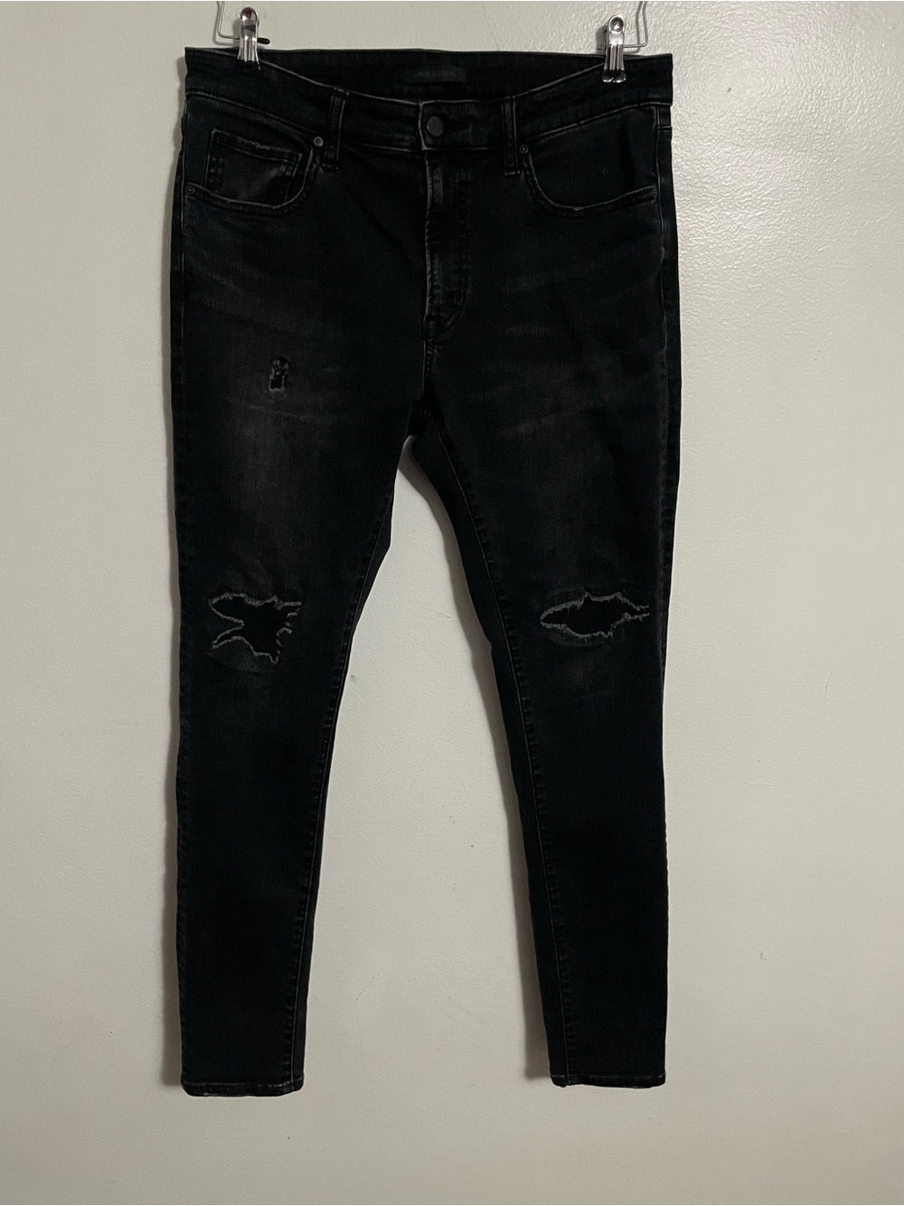 Uniqlo Black Distressed Skinny Jeans Size 34